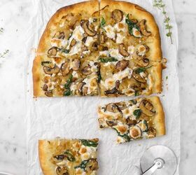 mushroom and spinach flatbread with caramelized onions