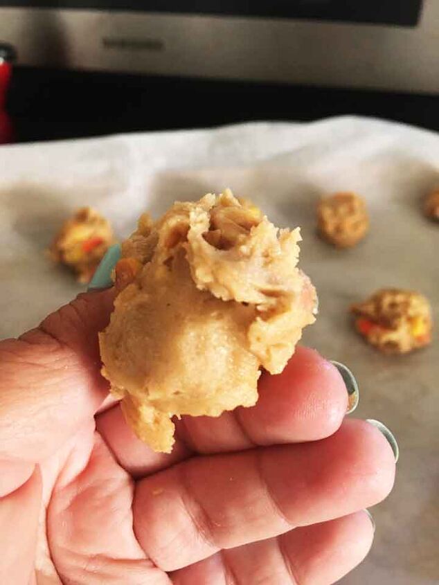 white chocolate candy corn cookies, This scoop of cookie dough is okay to bake