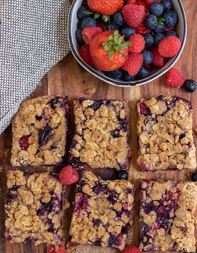 mixed berry oatmeal crumble bars