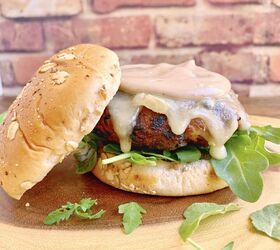 mushroom and spinach turkey burger with balsamic mayo