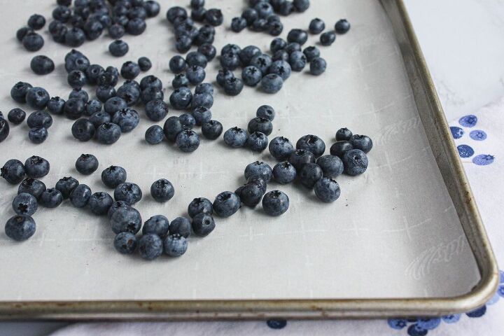 blueberry homemade granola