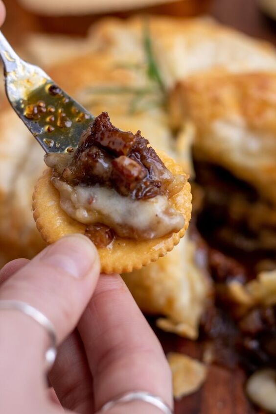 puff pastry baked brie with fig jam