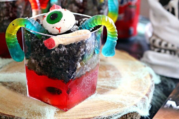 s 9 spooky foods that will star at your halloween party, Halloween Graveyard Jello