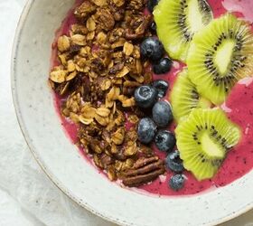 s 9 breakfast bowls that are simply so good, 5 Minute Antioxidant Rich Raspberry Smoothie