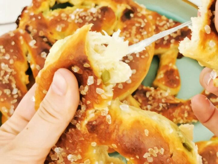 cheese and jalapeo stuffed pretzels