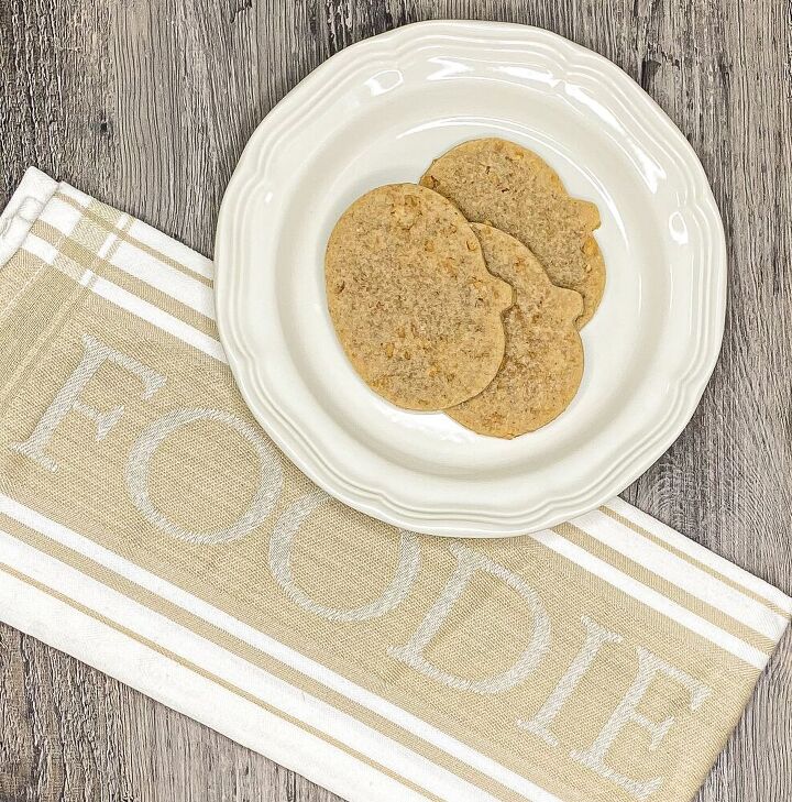 pumpkin spice toffee cut out cookies