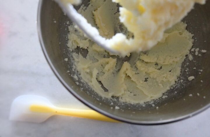 s 17 delightful cupcakes that will bring you joy, Buttermilk Chocolate Chip Crumb Cupcakes