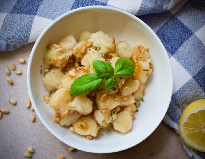 garlic and lemon cauliflower gnocchi