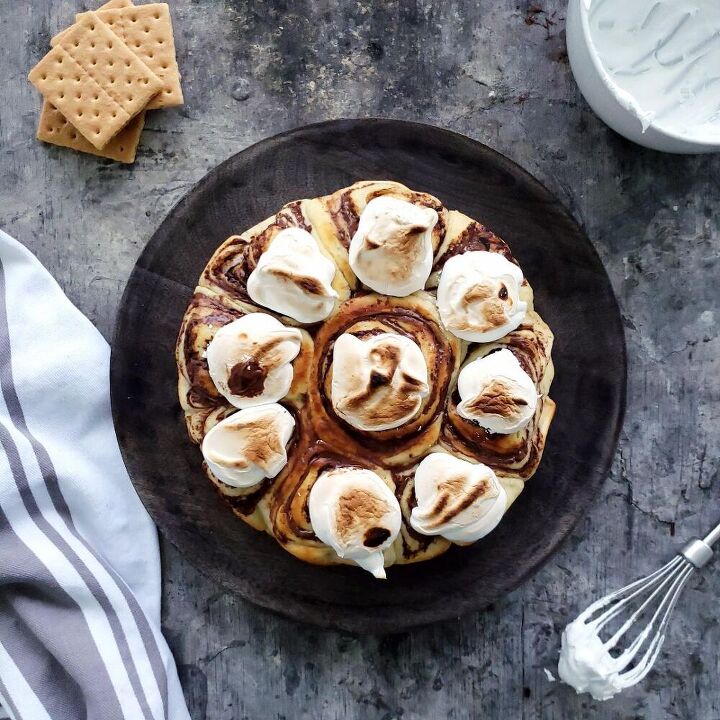 mores rolls with marshmallow meringue