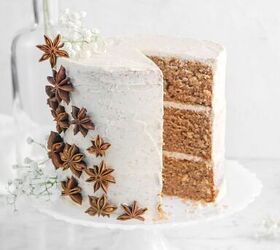 pumpkin spice cake with chai buttercream frosting