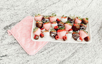Easy and Quick Chocolate Covered Strawberries