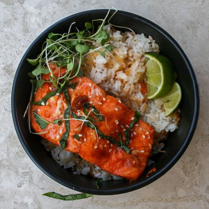 25 minute spicy salmon with coconut rice