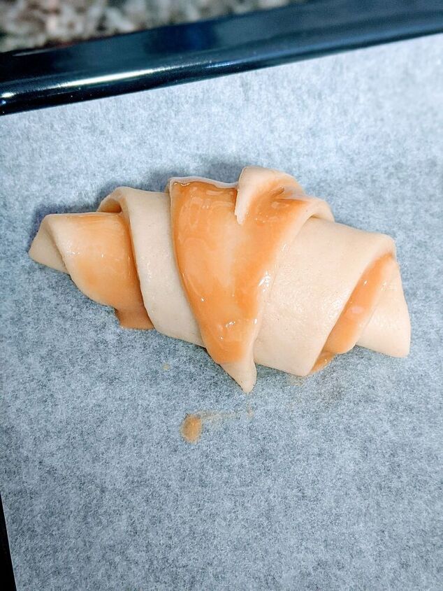 dulce de leche caramel croissants