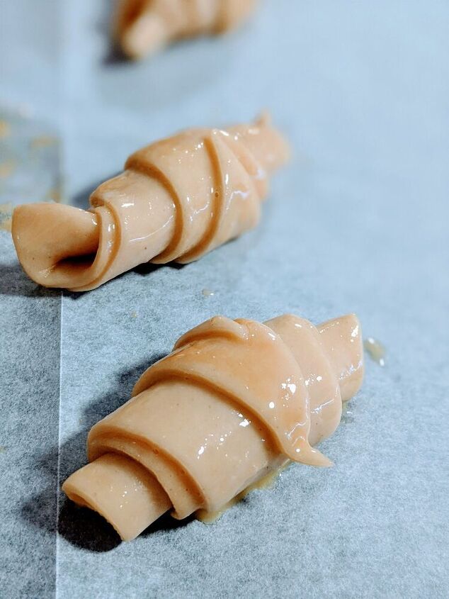 dulce de leche caramel croissants