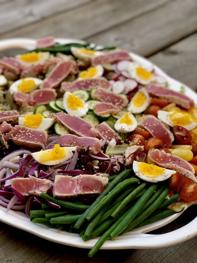 s 11 hearty salads that definitely work as a main, Seared Tuna Nicoise Salad