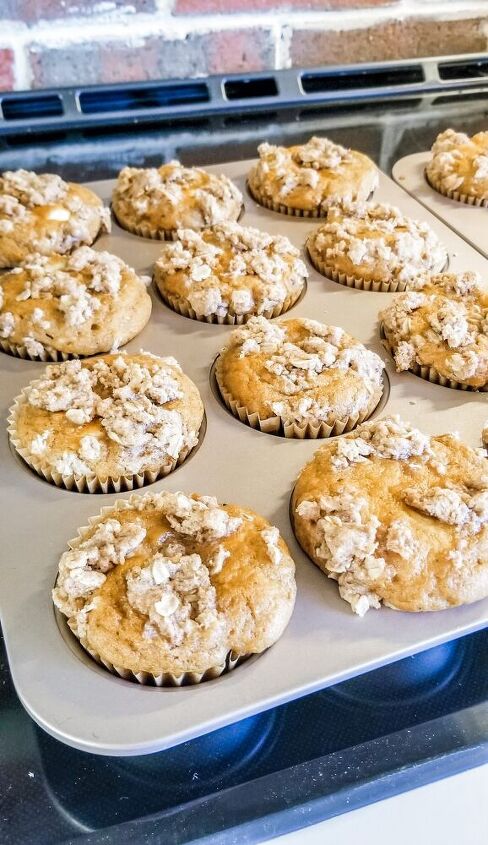 pumpkin cheesecake streusel muffins