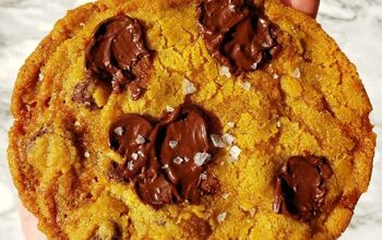 Crispy Pumpkin and Dark Chocolate Puddle Cookies