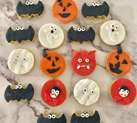 sugar cookies with fondant icing halloween version