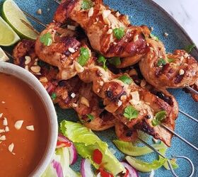 chicken satay skewers with peanut dipping sauce