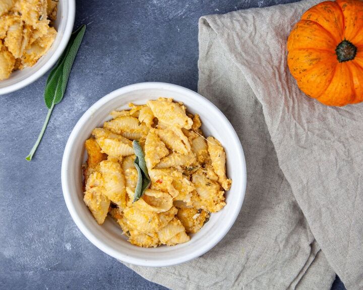 baked pumpkin mac cheese with sage