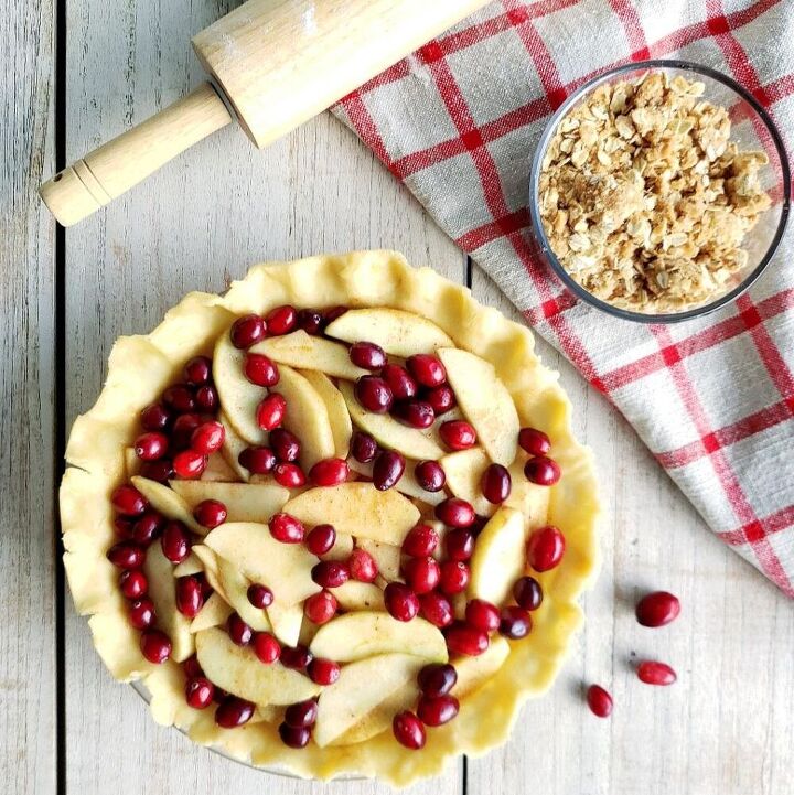 cranberry apple crumble pie