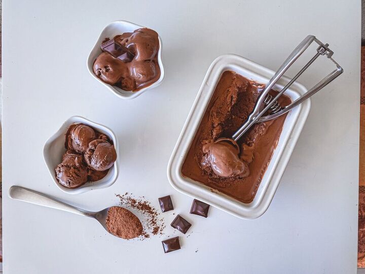 easy no churn dark chocolate ice cream