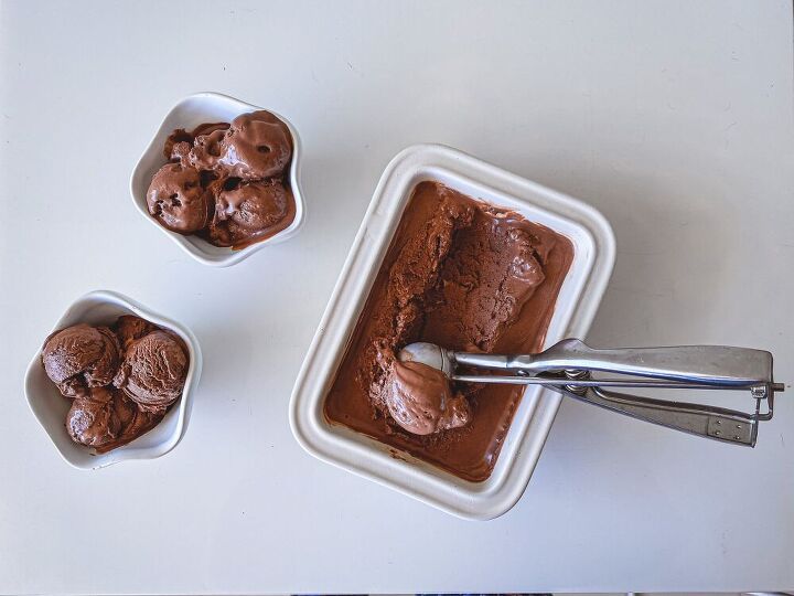 easy no churn dark chocolate ice cream
