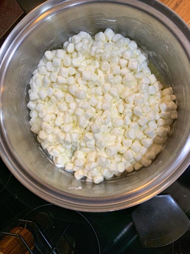 frankenstein rice krispie bars, Melt butter and marshmallows together