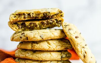 Giant Chocolate Chip Cookies