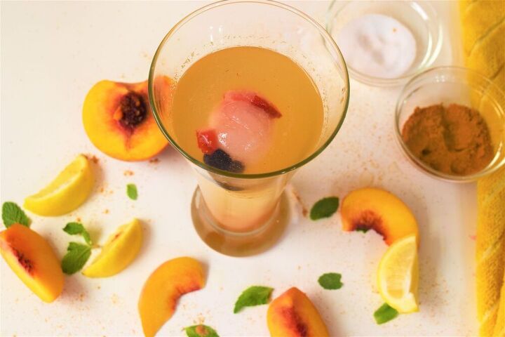 healthy lemonade recipe blueberry strawberry and peach lemonade