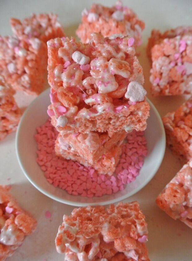 pinktober lucky charm krispie treats