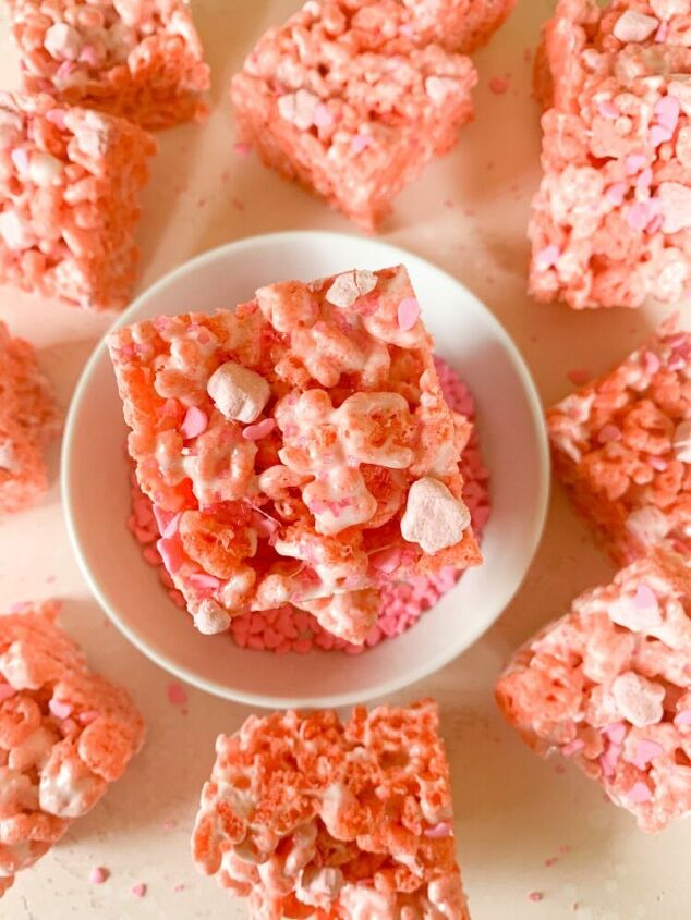 pinktober lucky charm krispie treats