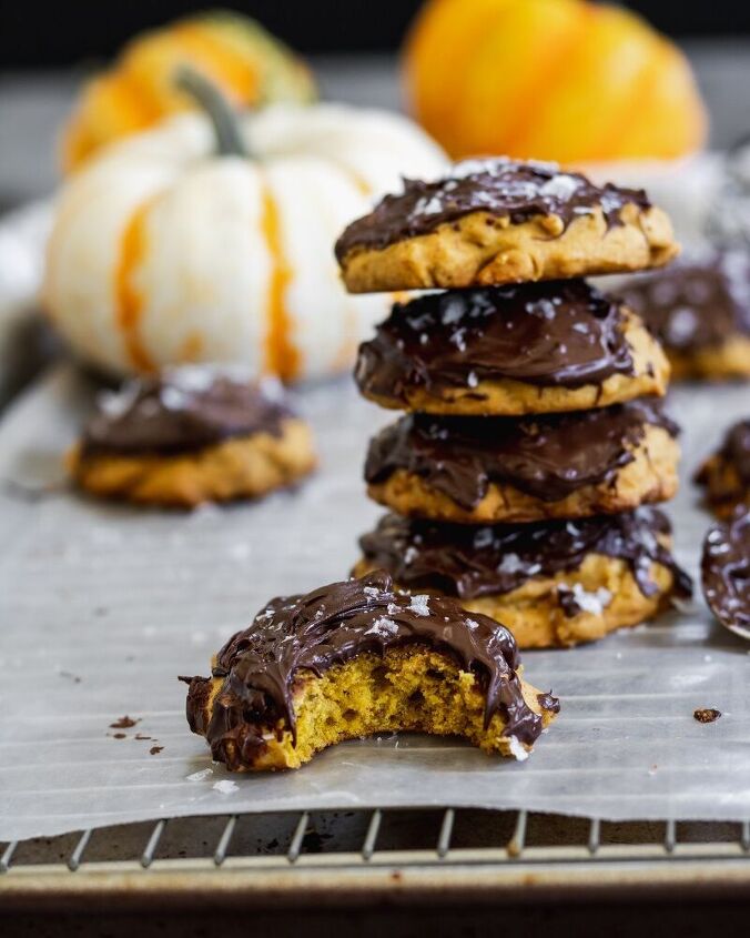 pumpkin oatmeal cookies with chocolate and flaky sea salt