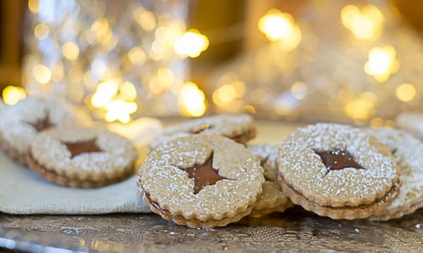 spiced linzer cookies with pear caramel filling