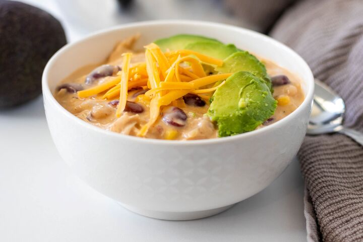 s 12 hearty chilis that will keep you warm this season, Creamy White Chicken Chili