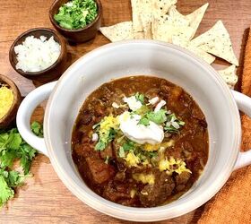 s 12 hearty chilis that will keep you warm this season, Hearty Bison Chili Bowl for the Win