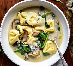 Spinach and Mushroom Tortellini Soup