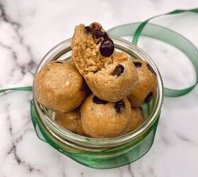 Chocolate-Oat-Peanut Butter Energyballs