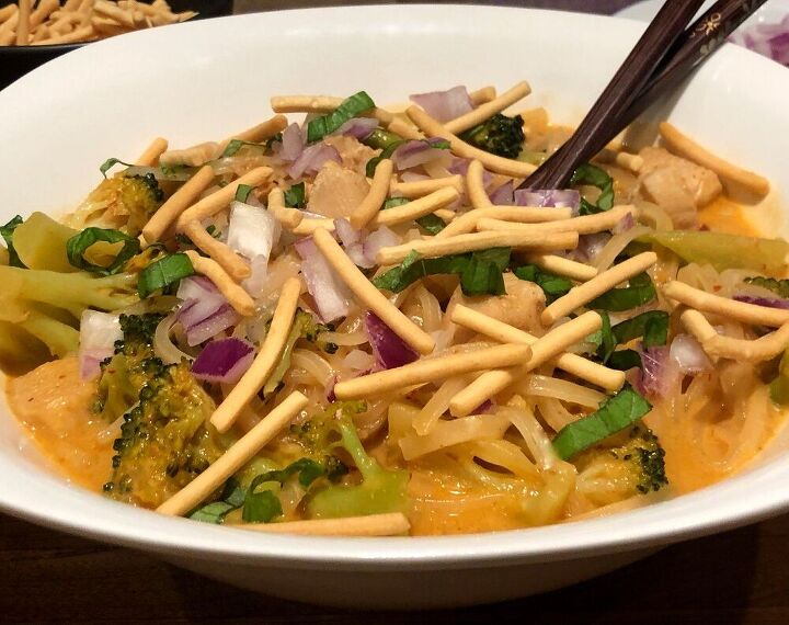 thai red curry noodle soup