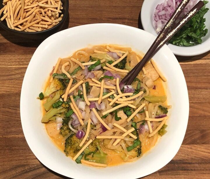 thai red curry noodle soup