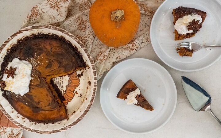 chocolate swirl pumpkin pie with gingersnap crust