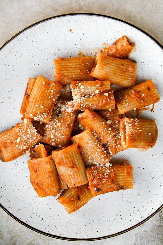 spicy sausage and roasted tomato sauce pasta