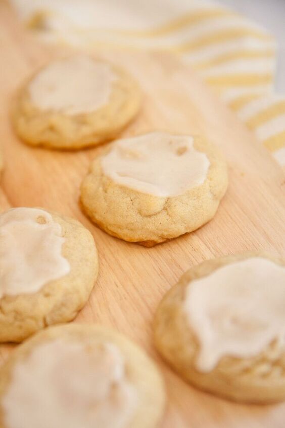 cream filled maple cookies