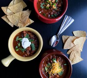 s 31 fun snacks and dishes to serve your team on game day, Gameday Chili