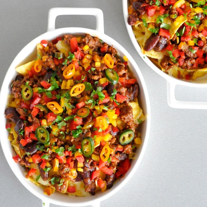 s 31 fun snacks and dishes to serve your team on game day, Nachos Con Carne