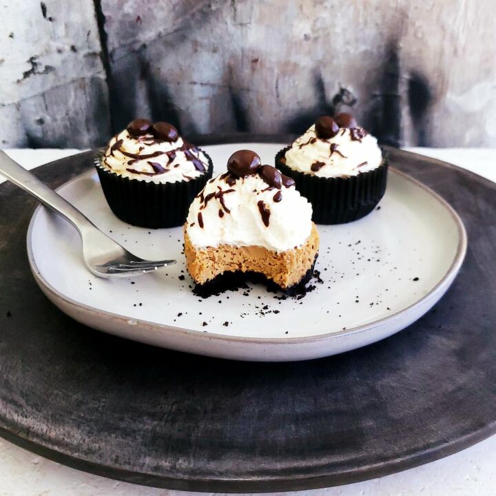 s 18 mini desserts that ll convince you to skip the pie this year, Mini Baileys Mocha Cheesecakes