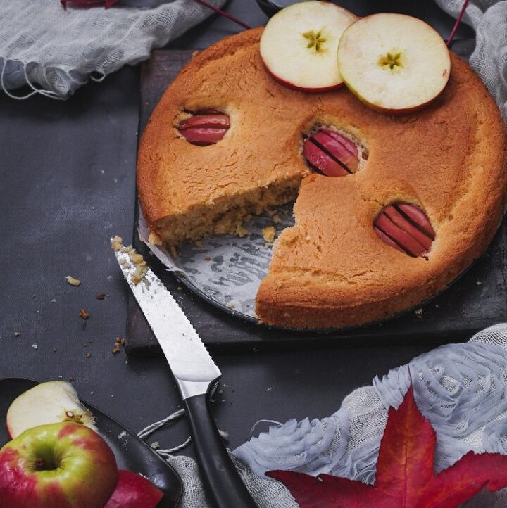 delicious and easy apple cake recipe