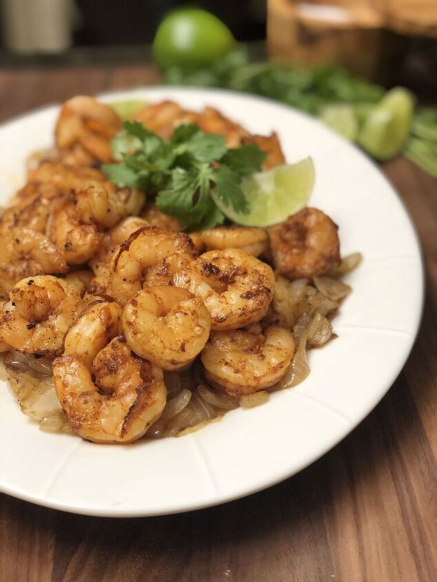 seared chipotle rub shrimp with caramelized onions