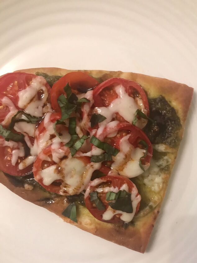 s 15 recipes that will make pizza night even better this week, Caprese Flatbread Pizza