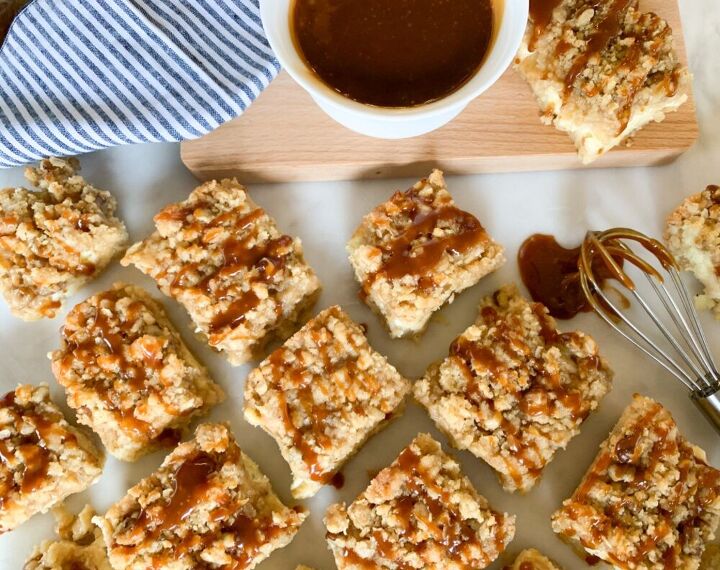 apple streusel cheesecake bars with salted caramel drizzle